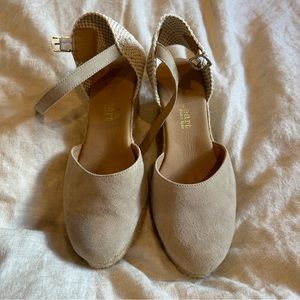 Suede Closed Toe Heel in tan color